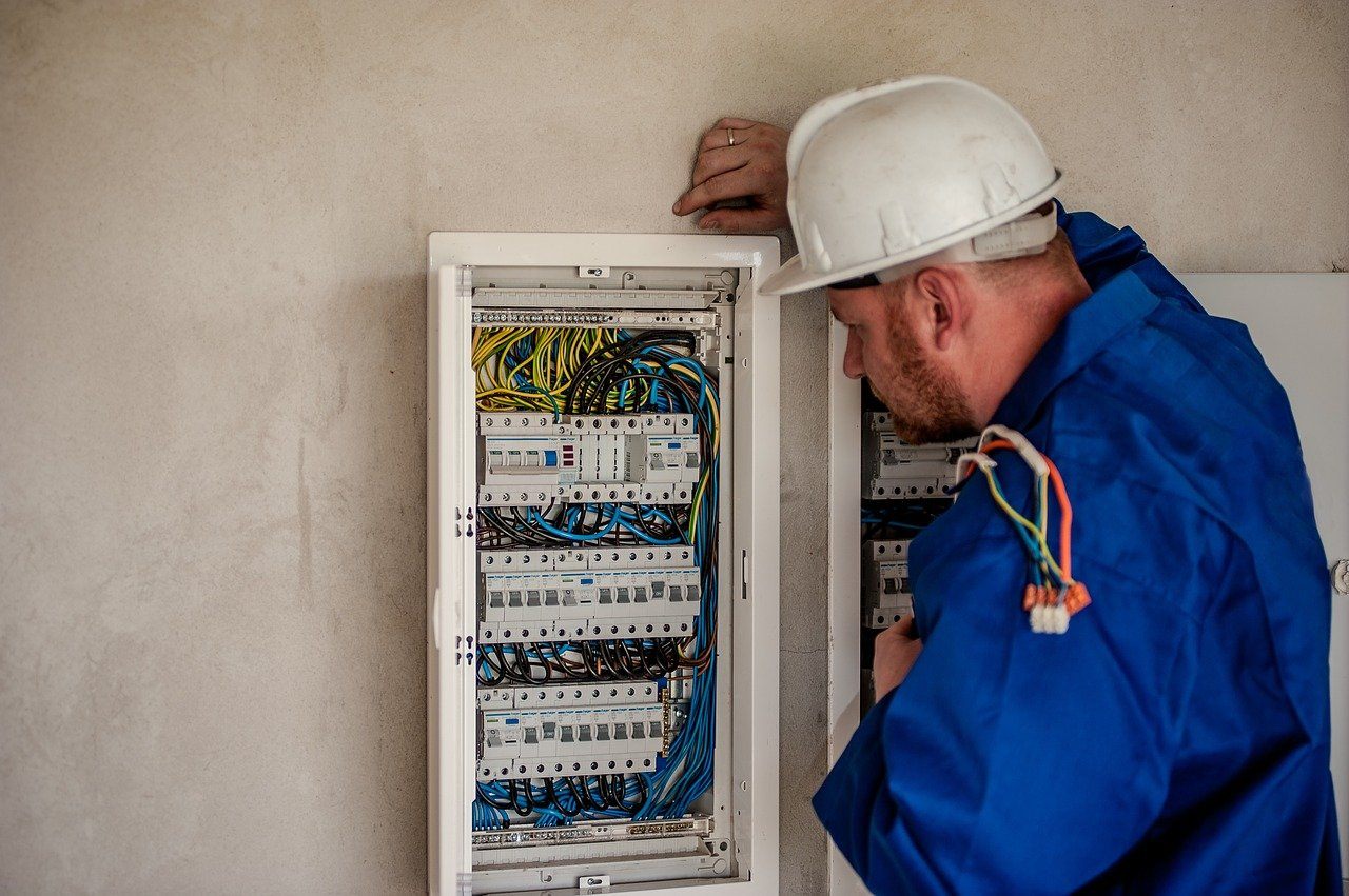 Image of an Oahu Electrical Electrician